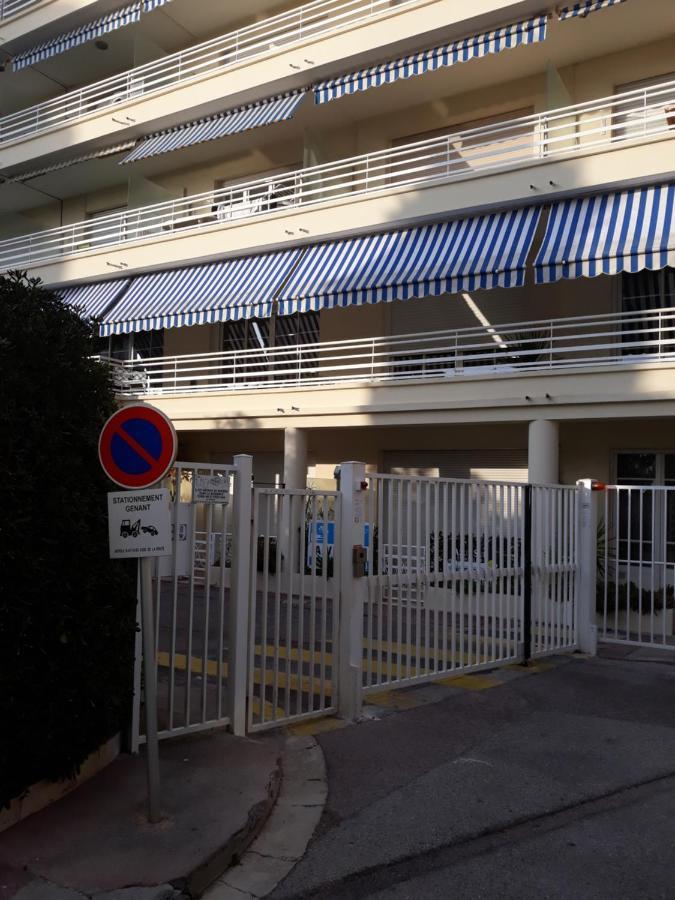 Le Palais Du Tropique Appartement Vue Mer 5E Etage Avec Ascenseur Juan-les-Pins Exterior photo